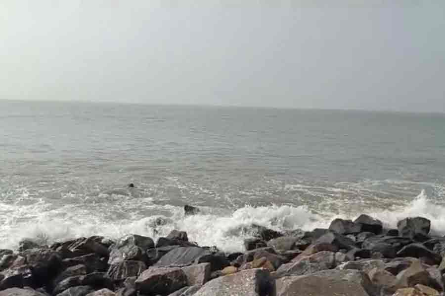 তাজপুরের সমুদ্রে উত্তাল জোয়ারে জলকেলি! তলিয়ে গেলেন ৩ পর্যটক, মৃত এক