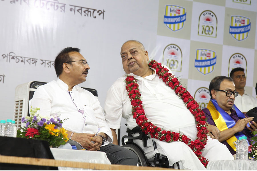‘টুটু বোস ময়দানের কল্পতরু’, ভবানীপুরের অ্যাকাডেমির উদ্বোধনে আবেগে ভাসলেন ক্রীড়ামন্ত্রী
