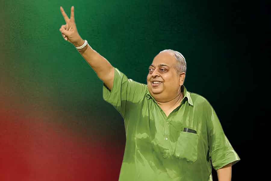 টুটু বোস, পদে শুধু নয়, যিনি বিপদেও পাশে
