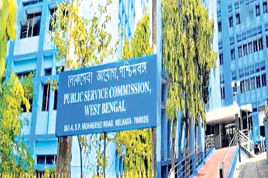 ডব্লুবিসিএসে স্বচ্ছতা বাড়াতে এই প্রথম সার্বিক মেধাতালিকা, ২০২২-এর পরীক্ষায় প্রথম-তৃতীয়ের যোগ পুলিশে