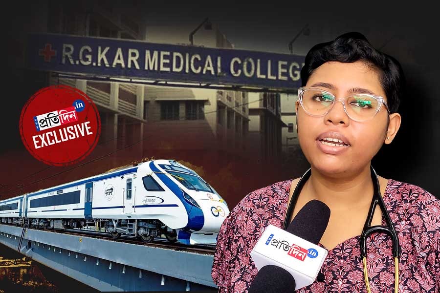 বন্দে ভারতে প্রাণ বাঁচিয়ে নজির ‘অভয়া’র হাসপাতালের ঐশ্বর্যর