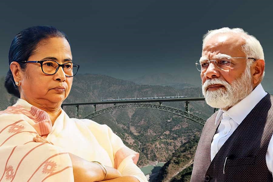 ভূস্বর্গে রেল প্রকল্প, সব ভাবনা মোদি সরকারের, নাকি নেপথ্যে মমতা?