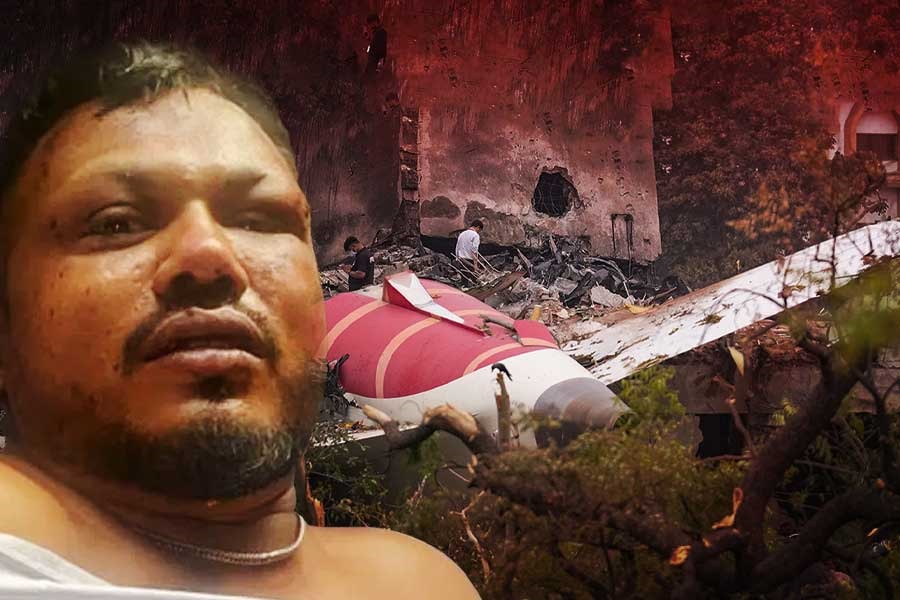 ম্যাজিকের নাম ১১এ! আহমেদাবাদ বিমান দুর্ঘটনার এই আসনের টিকিটের চাহিদা তুঙ্গে