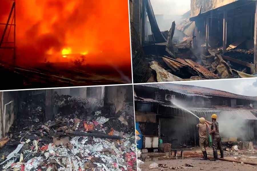 খিদিরপুর বাজারে বিধ্বংসী আগুন, ছাই হল দোকান, বিপুল ক্ষতি ব্যবসায়ীদের