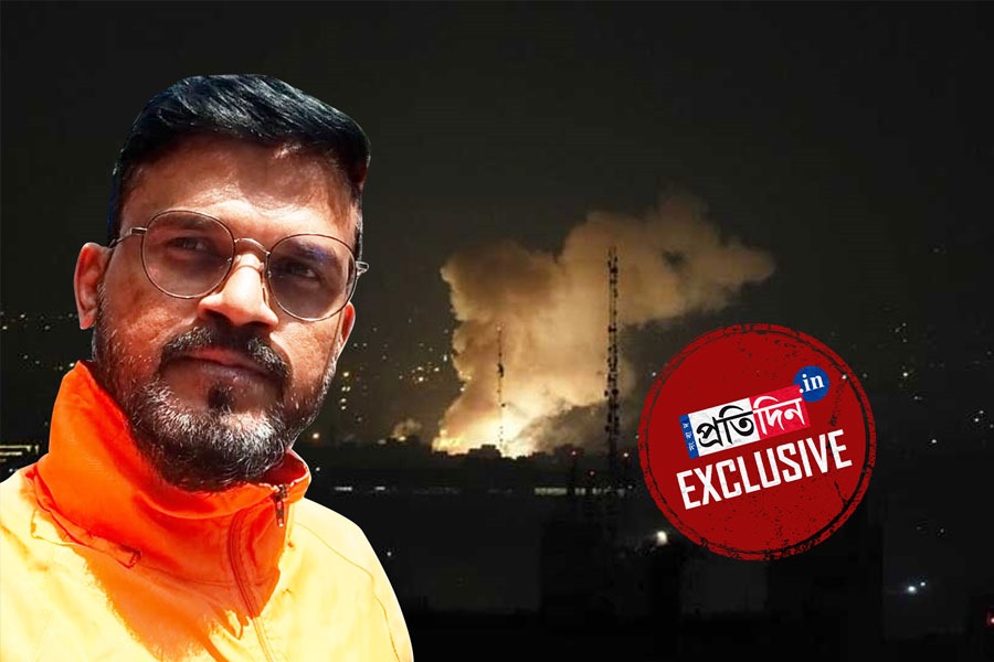 যুদ্ধবিদ্ধস্ত ইরানে আটকে বাংলার অধ্যাপক, ভয়ংকর অভিজ্ঞতায় কলকাতার যুবক