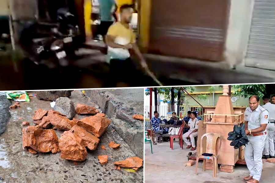 খেলার মাঠ নিয়ে বচসা দুই পাড়ার, সংঘর্ষে উত্তপ্ত ইছাপুর