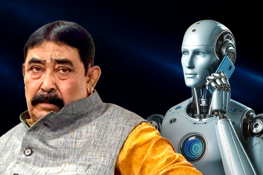 ‘অনুব্রত ফোন করেনি, ওটা AI’, থানার সামনে দাবি কেষ্ট ঘনিষ্ঠের