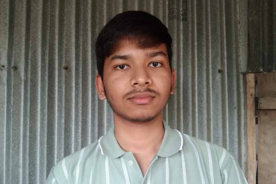 বিনা চিকিৎসায় মৃত্যু ক্যানসার আক্রান্ত বাবার, NEET-এ সফল দীপজ্যোতির সংকল্প ভালো ডাক্তার হওয়া