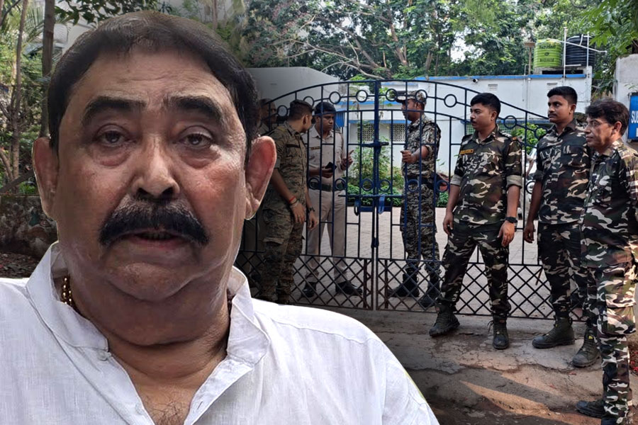 ‘বেড রেস্ট’ শেষ, ভাইরাল অডিও কাণ্ডে পুলিশে হাজিরা অনুব্রতর