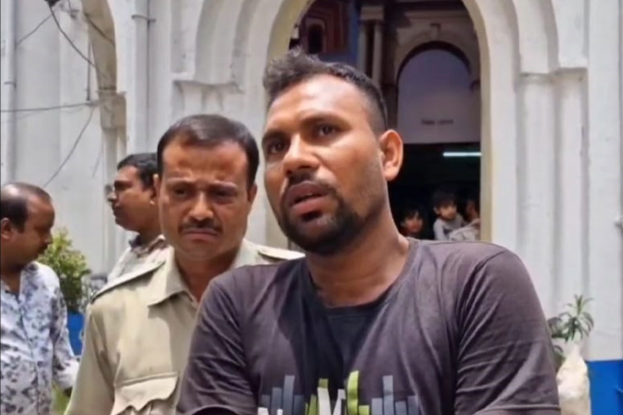 সিপিএম নেতার কল্যাণে রেশন কার্ড! দুই দশক পর বর্ধমানে গ্রেপ্তার বাংলাদেশি অনুপ্রবেশকারী