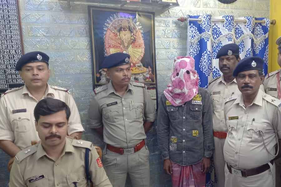 চুরি যাওয়া টোটো পাচার হত বাংলাদেশে? গোসাবার দ্বীপ থেকে গ্রেপ্তার পাচারচক্রের কিংপিন