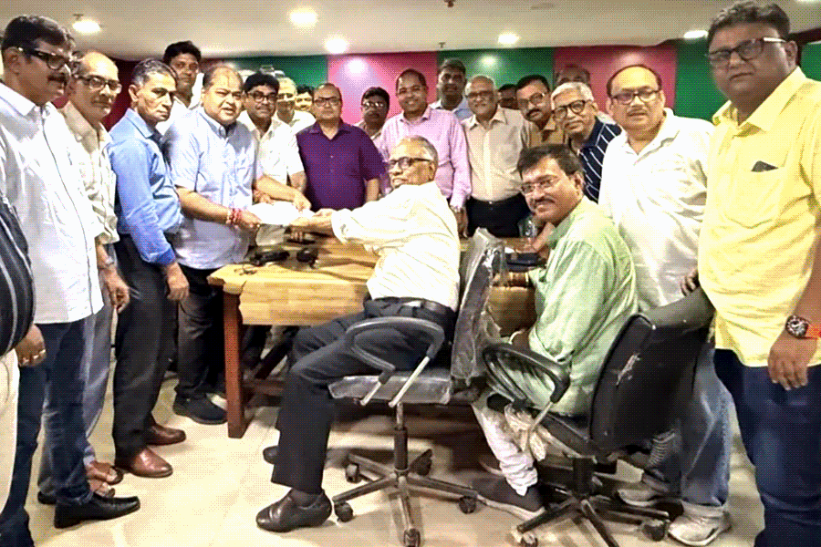 ‘মোহনবাগানের ভালোর জন্য’, সচিব পদে মনোনয়ন সৃঞ্জয় বোসের, সঙ্গী দেবাশিস দত্ত, দেখুন অ্যালবাম