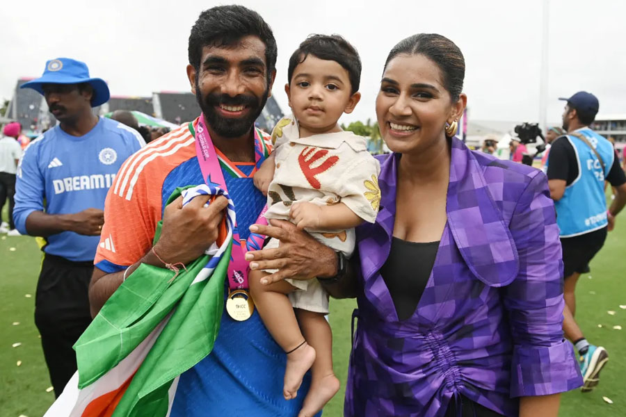 ‘বাবা হওয়ার পর…’, ক্রিকেটার বুমরাহকে নিয়ে কী বললেন স্ত্রী সঞ্জনা?