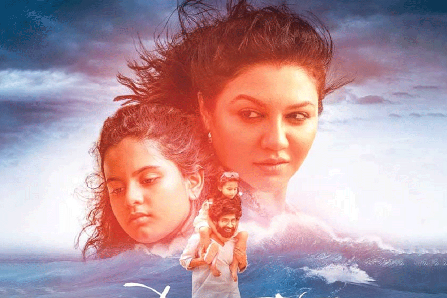 মা ও সন্তানের সম্পর্কের টানাপোড়েন, ‘ডিয়ার মা’ ছবির টিজারেই চোখে জল আনলেন জয়া