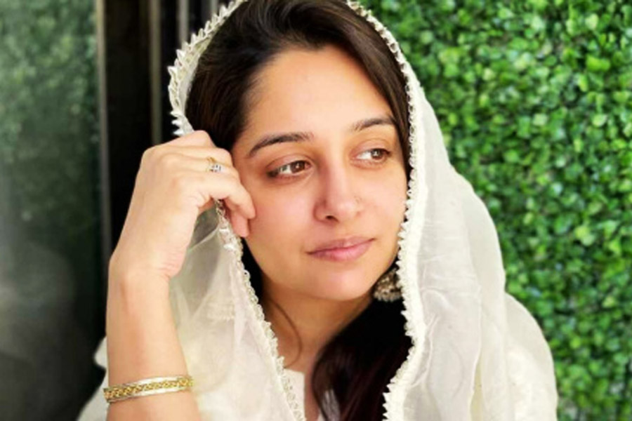 ১৪ ঘণ্টার জটিল অস্ত্রোপচার, ICU-তে ক্যানসারে আক্রান্ত দীপিকা