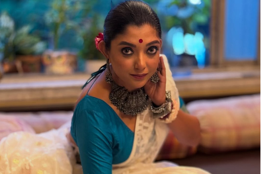 ‘কেউ কুপ্রস্তাবও দেয়নি, আবার আমার পরিচিতি কাজ পেতেও সাহায্য করেনি’, অকপট দেবলীনা