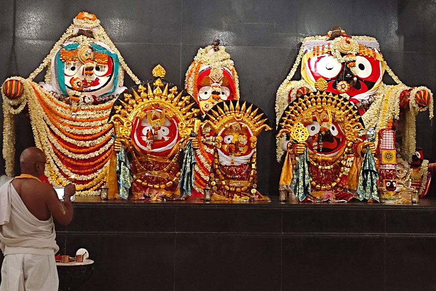 দিঘায় রথযাত্রায় ২ লক্ষ ভক্ত সমাগম! ভিড় সামলাতে কলকাতা থেকেও যাচ্ছেন পুলিশের ট্রাফিক সার্জেন্টরা