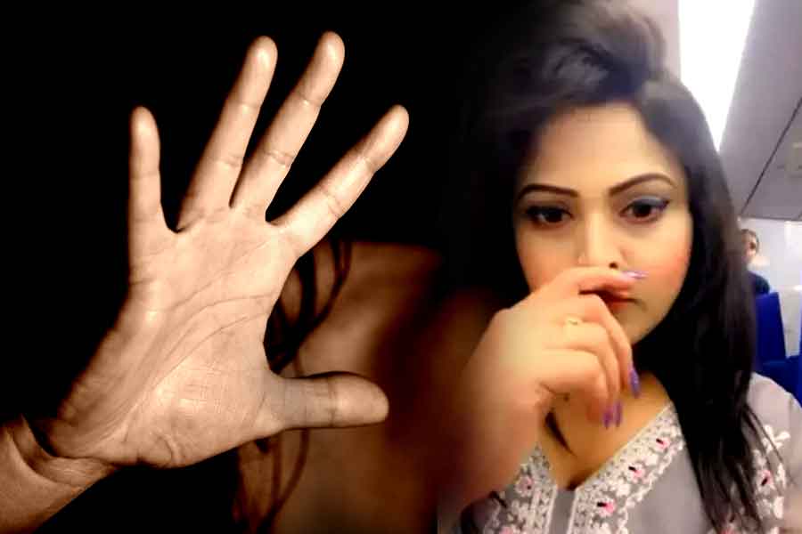 সোদপুরের নির্যাতিতাকে ‘পুত্রবধূ’ বলে দাবি ফুলটুসির, ‘বউমাকে মারাই যায়’, সাফাই পর্ন সম্রাজ্ঞীর