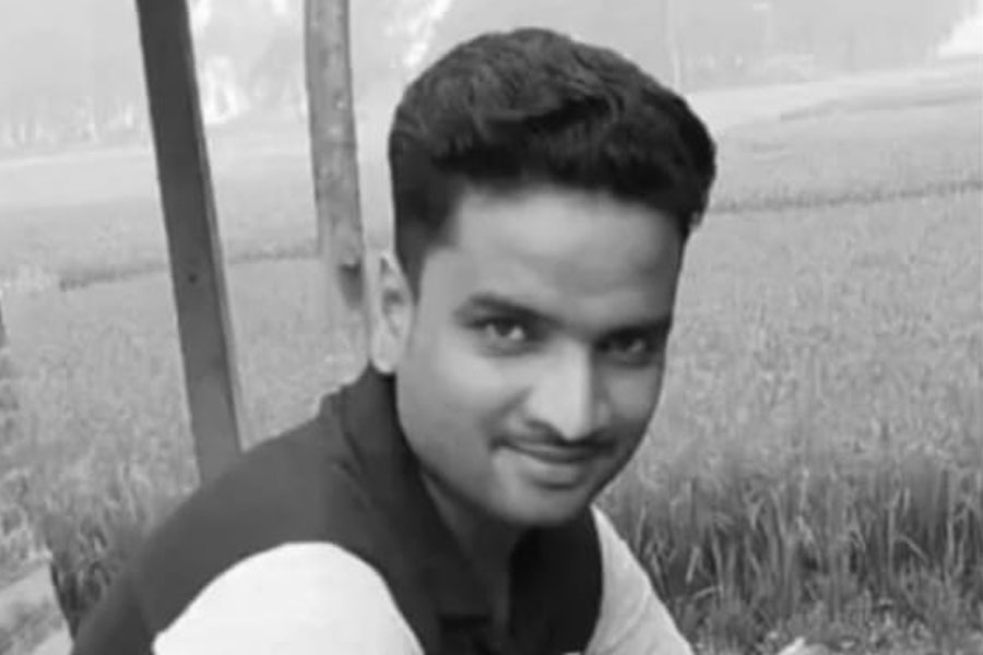 গোঘাটে বিজেপি নেতার রহস্যমৃত্যু! হাত বাঁধা দেহ উদ্ধার বারান্দায়