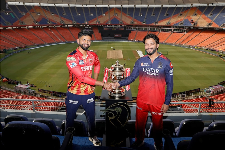 ক্যাপ্টেন মার্ভেল বনাম ক্যাপ্টেন ফ্যান্টাস্টিক, আইপিএল ফাইনালে শেষ হাসি হাসবেন কে?