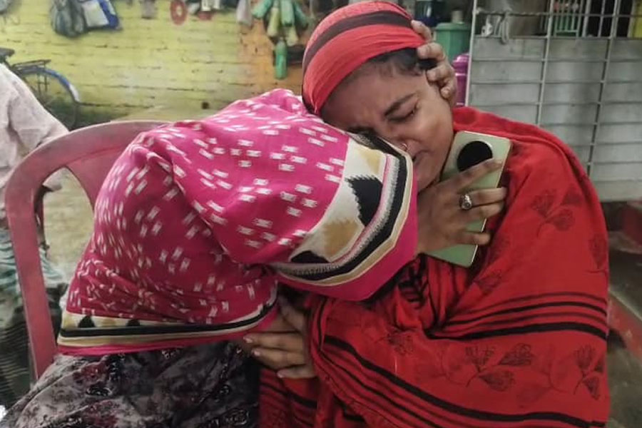 তীর্থে গিয়ে ‘যুদ্ধবিধস্ত’ ইরানে আটকে দেগঙ্গার শিশু-সহ ৯, নিরাপদে ফিরিয়ে আনার আবেদন পরিবারের