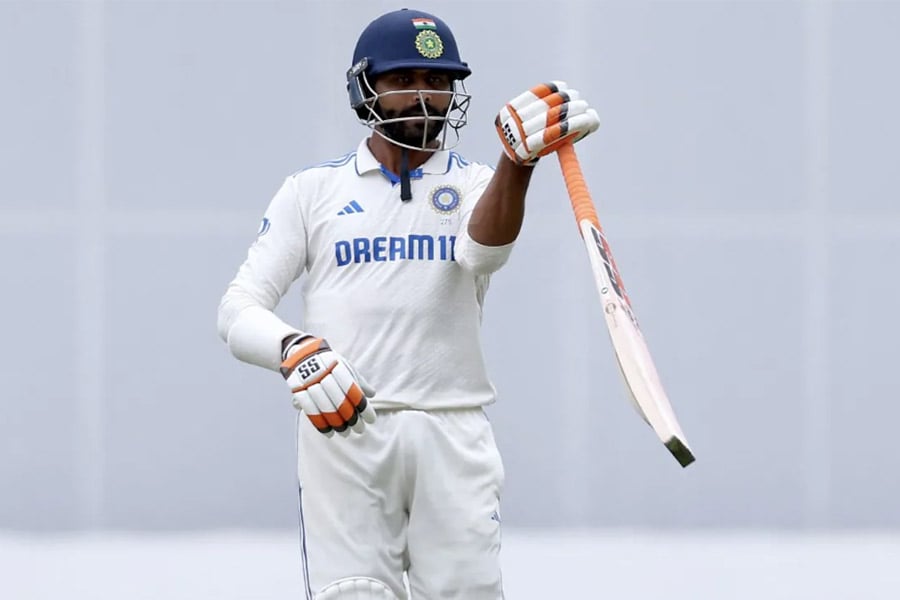এজবাস্টন টেস্টে বিসিসিআইয়ের নিয়ম ভেঙে বিতর্কে জাদেজা, এবার কি শাস্তির মুখে?