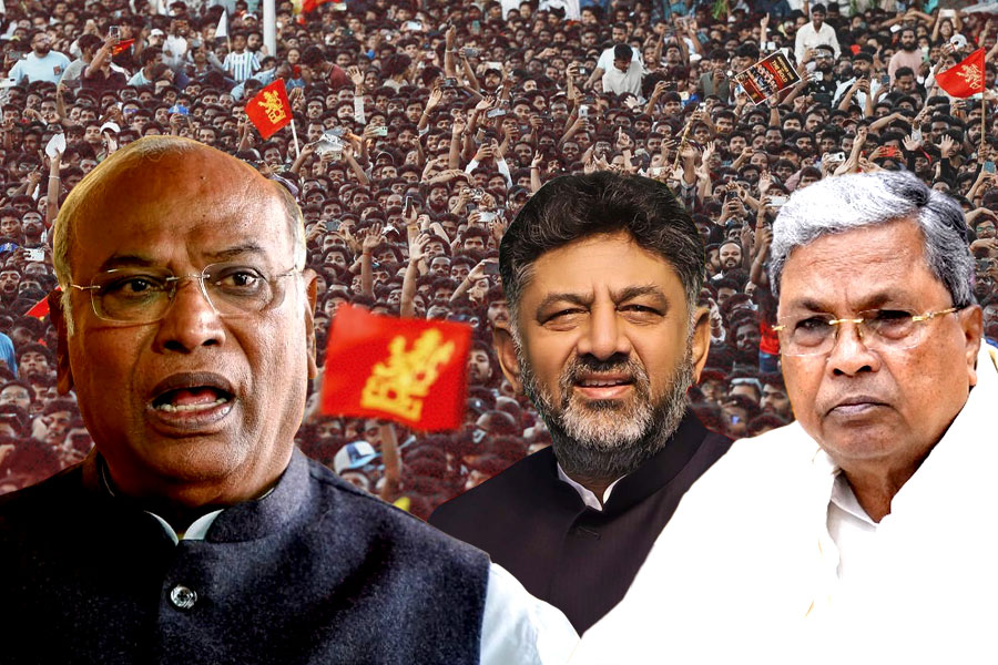 ‘কুম্ভে পদপিষ্টের পরও তো কেউ পদত্যাগ করেনি’, সিদ্দা-শিবকুমারকে ‘ক্লিনচিট’ খাড়গের