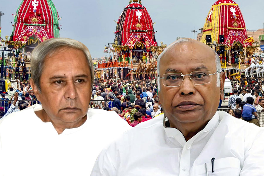 ‘ব্যর্থ সরকার’, পুরীতে পদপিষ্টের ঘটনায় বিজেপিকে তোপ নবীনের, ‘চরম অব্যবস্থা’, বললেন খাড়গে