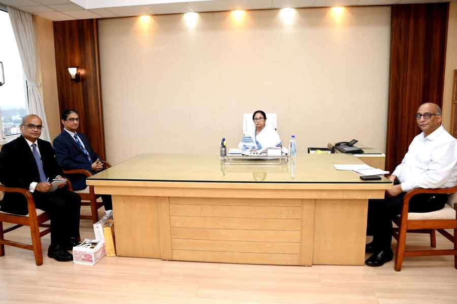 নবান্নে মমতার সঙ্গে সাক্ষাৎ ইউনুসের দূতের, পশ্চিমবঙ্গ ও বাংলাদেশের দৃঢ় সম্পর্কের অঙ্গীকার