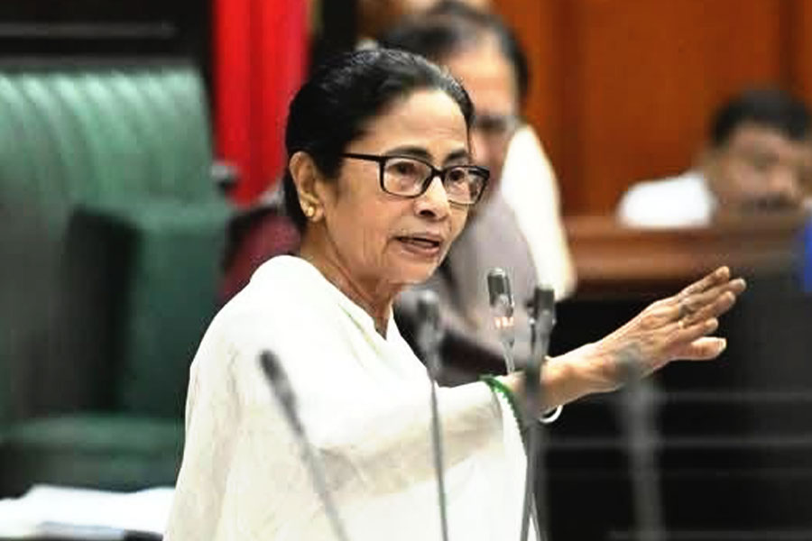 ‘নির্বাচন এলেই পুলওয়ামা করতে হয়!’ পহেলগাঁও কাণ্ডে সেনাকে সম্মান জানিয়ে বিজেপিকে খোঁচা মমতার
