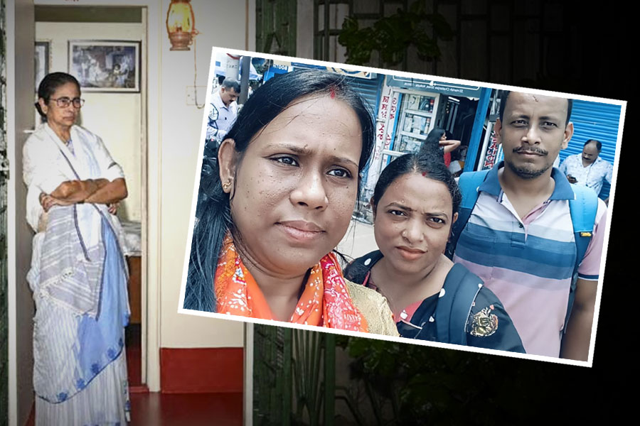 ফের মুখ্যমন্ত্রীর বাড়ির সামনে চাকরিহারারা, অফিসারদের সঙ্গে কথা তিনজনের