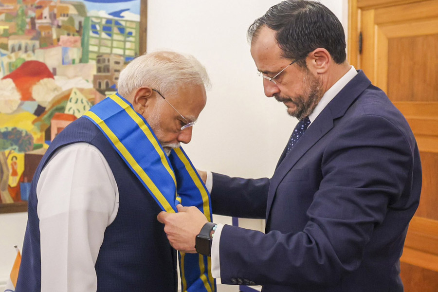 সাইপ্রাসের সর্বোচ্চ নাগরিক সম্মান পেলেন মোদি, তুরস্কের ‘শত্রু’র মাটিতে দাঁড়িয়ে কড়া বার্তা প্রধানমন্ত্রীর
