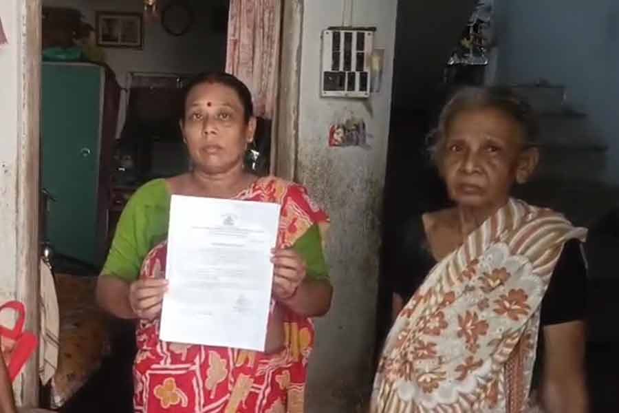 ঋণ প্রতারণার ফাঁদে প্রৌঢ় দম্পতি, ২৭ লক্ষ টাকা লোন নিয়ে চম্পট অভিযুক্ত!