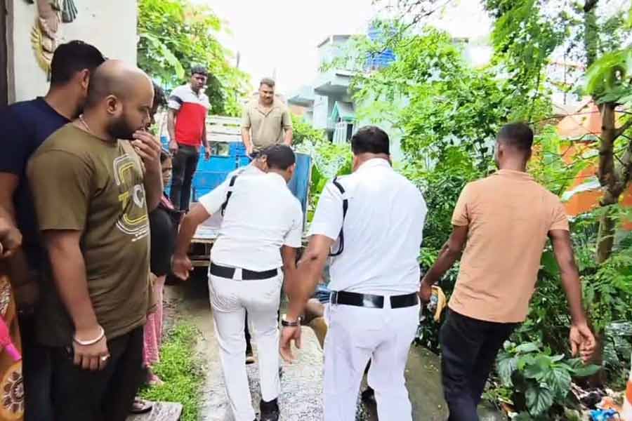পোলেরহাট এলাকায় অজ্ঞাতপরিচয় যুবকের দেহ উদ্ধারে চাঞ্চল্য, চোর সন্দেহে পিটিয়ে খুন?