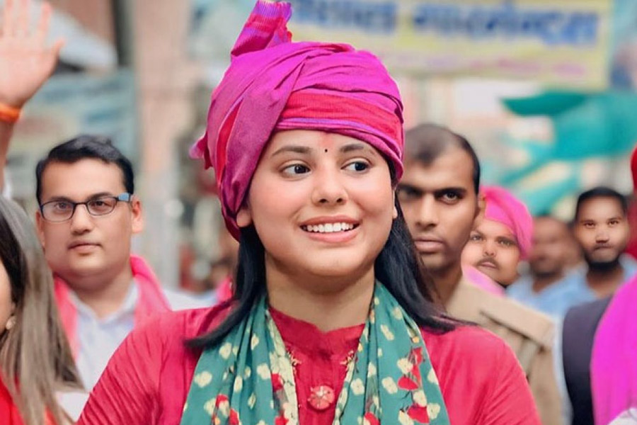 সুপ্রিম কোর্টের আইনজীবী থেকে লোকসভা সাংসদ, চিনে নিন রিঙ্কুর হবু স্ত্রী প্রিয়াকে