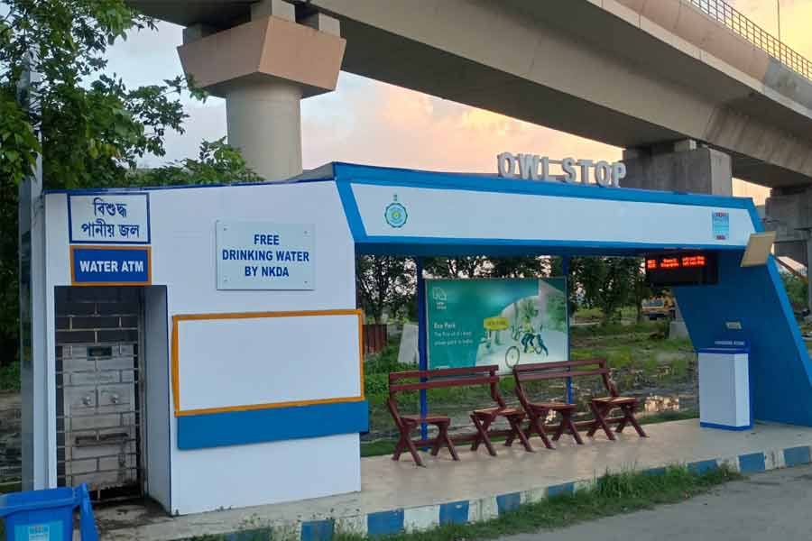 পানীয় জলের ব্যবস্থা থেকে মোবাইল চার্জিং কিয়স্ক, নিউটাউনে ‘স্মার্ট’ যাত্রী প্রতীক্ষালয় সংস্কারে উদ্যোগী এনকেডিএ