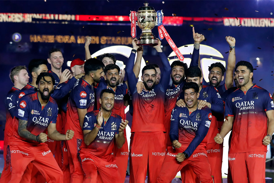 চ্যাম্পিয়ন হওয়ার পরই বদলাচ্ছে আরসিবি’র মালিক! আকাশছোঁয়া বাজারদরে কিনছে কে?