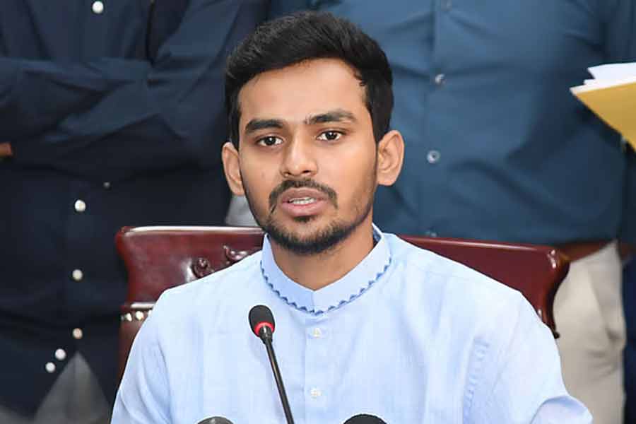 মরক্কোয় ইউনুসের উপদেষ্টার ব্য়াগ থেকে উদ্ধার  AK-47 রাইফেলের গুলি, কী সাফাই নেতার?