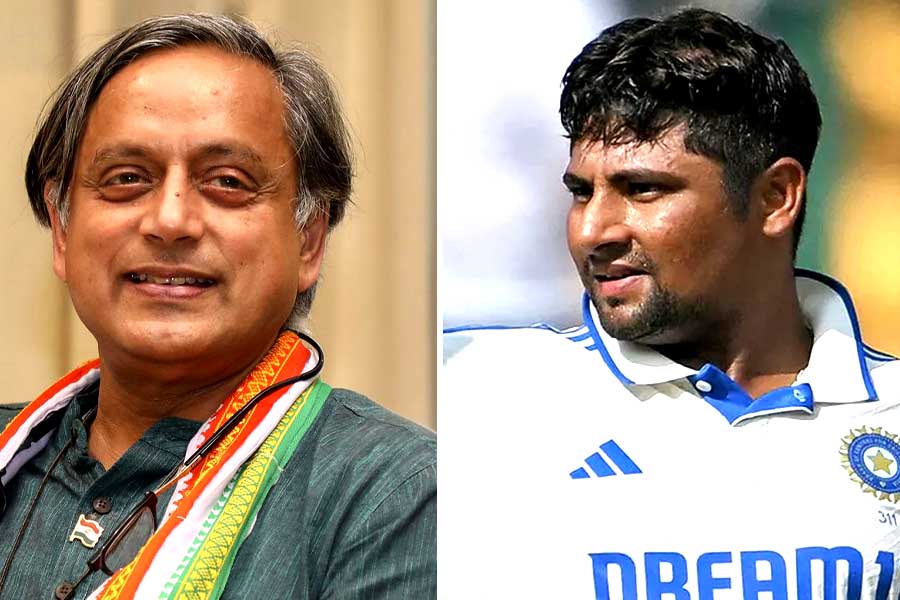 ইংল্যান্ডে আন্তর্দলীয় ম্যাচে ৭৬ বলে সেঞ্চুরি, ‘বঞ্চিত’ সরফরাজের হয়ে সরব শশী থারুর