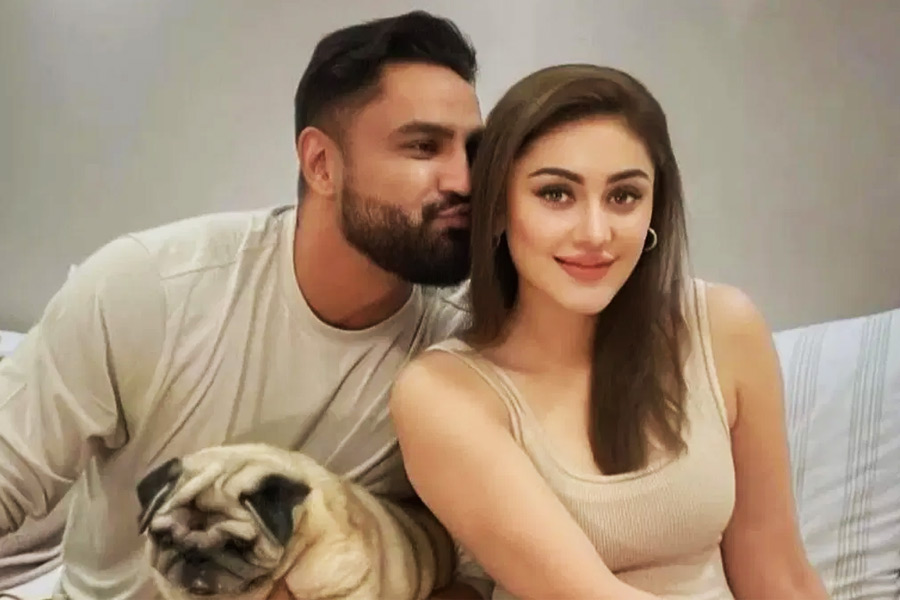 চেয়েছিলেন ‘মা’ ডাক শুনতে, আপত্তি করেন স্বামী! গ্ল্যামারাস শেফালির ‘কাঁটাময়’ জীবন