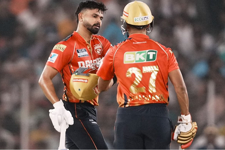 বাবার সঙ্গে কথা বন্ধ, স্বেচ্ছায় চড় খেতে চান শ্রেয়সের কাছে! ‘বোধোদয়’ পাঞ্জাব ক্রিকেটারের
