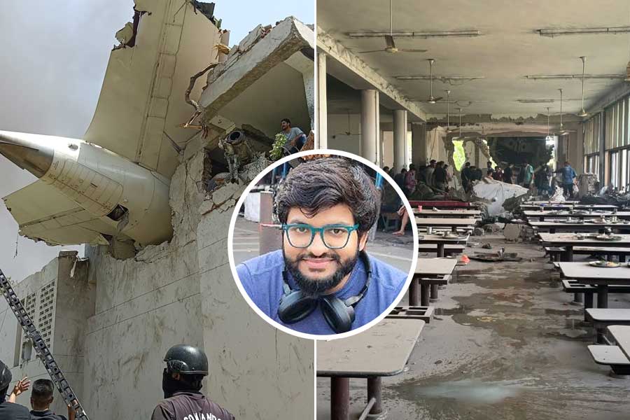 EXCLUSIVE: ‘বিকট শব্দ, তারপরই হাহাকার’, বিমান ভাঙার ভয়াবহ অভিজ্ঞতা জানালেন মেডিক্যাল কলেজের ছাত্র