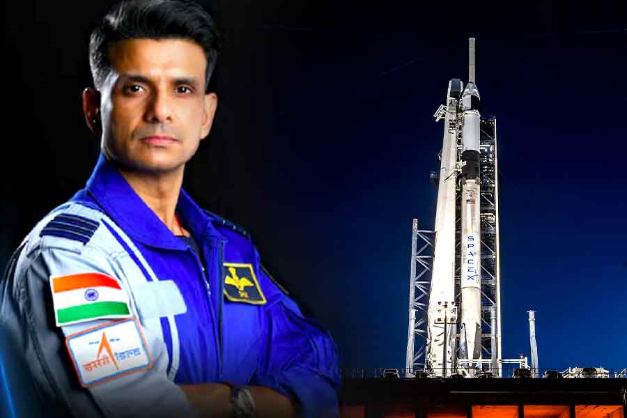 মঙ্গলে উষা, বুধে পা… খনার বচন মেনে বুধবারই মহাকাশ যাত্রা শুভাংশুর! নয়া তারিখ জানাল নাসা
