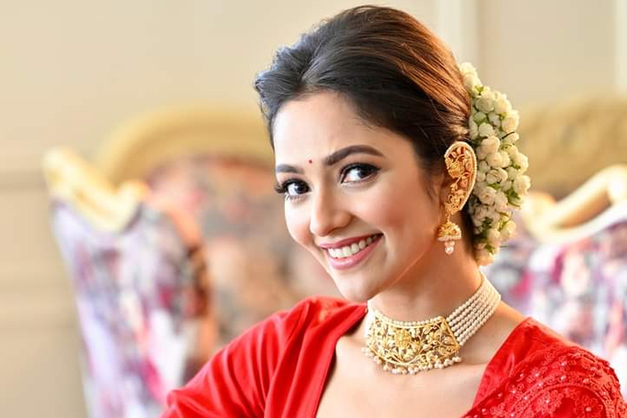 আইটেম ডান্সের পর এবার থ্রিলারে সুস্মিতা! হবেন শমীকের ছবির নায়িকা?