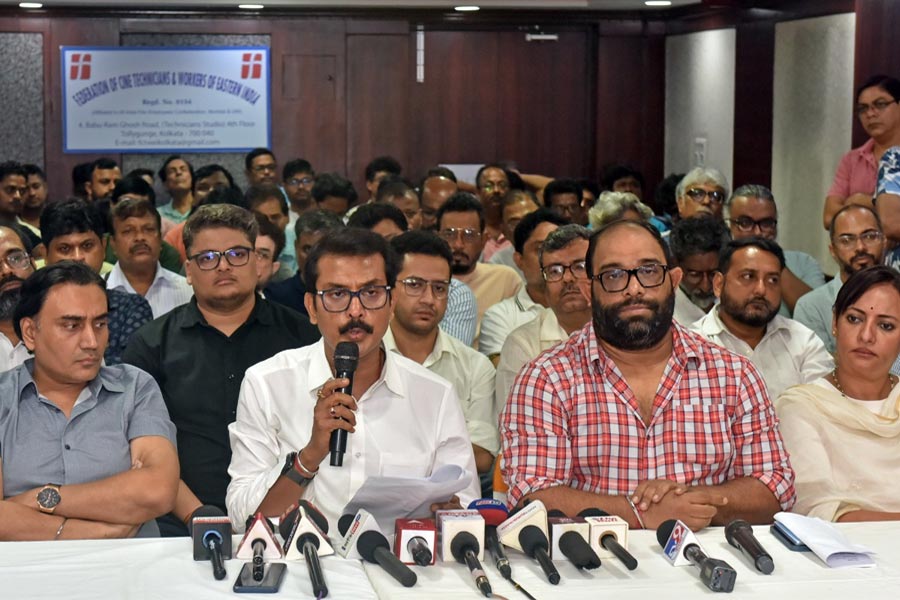 টলিউডের ‘ঐতিহাসিক দিন’, বৈঠকে একজোট হওয়ার ঘোষণা ফেডারেশন-চ্যানেল-প্রযোজকদের