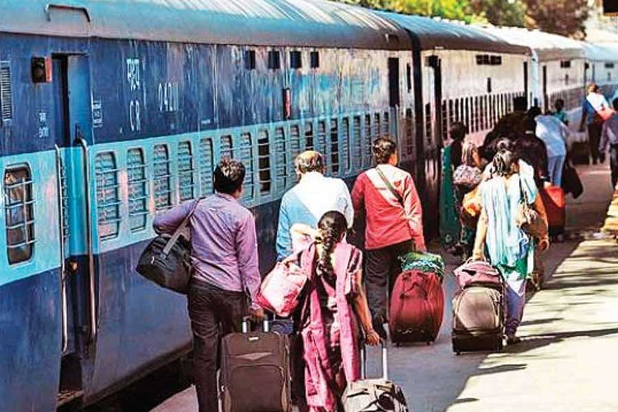 তৎকাল টিকিট কাটার নিয়মে বড় বদল, কালোবাজারি রুখতে পদক্ষেপ রেলের!
