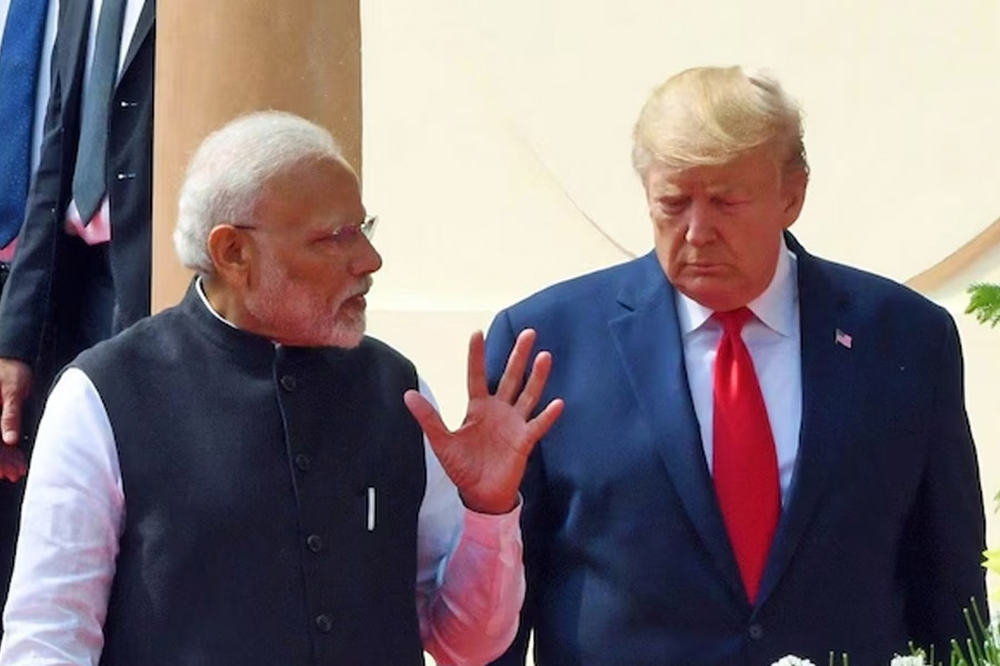 ‘পাকিস্তানকে ভালোবাসি, তাই থামিয়েছি’, সংঘর্ষবিরতি নিয়ে ফের কেন্দ্রের অস্বস্তি বাড়ালেন ট্রাম্প