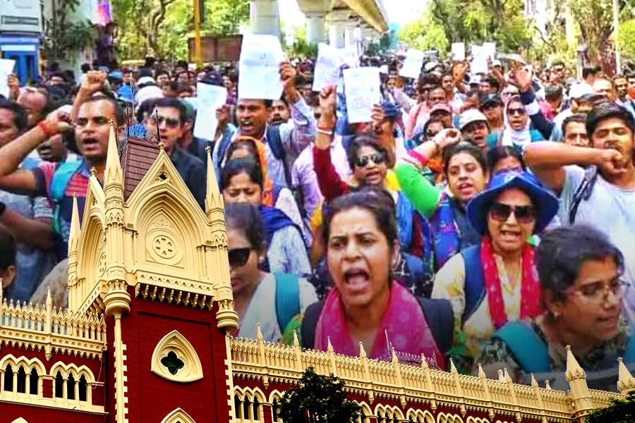 গ্রুপ সি ও ডি কর্মীদের এখনই ভাতা নয়! অন্তর্বর্তী স্থগিতাদেশ আদালতের