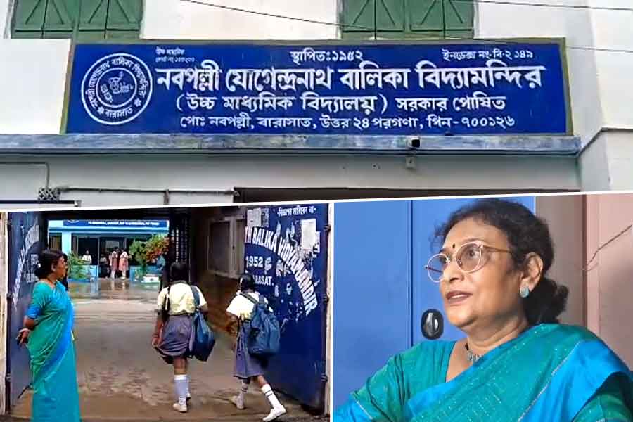 ছাত্রীদের তুলসির মালা পরে আসতে ‘বাধা’ বারাসতের স্কুলে