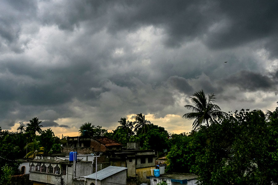 দানা বাঁধছে ঘূর্ণাবর্ত! সপ্তাহজুড়ে ভিজবে বাংলা? উত্তরে ভারী বৃষ্টির সম্ভাবনা